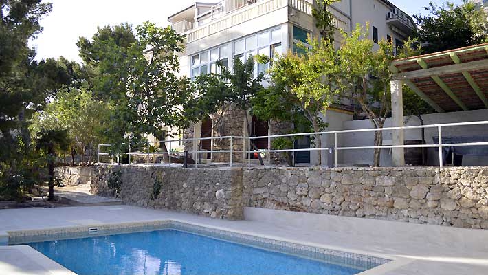 brela apartments with pool