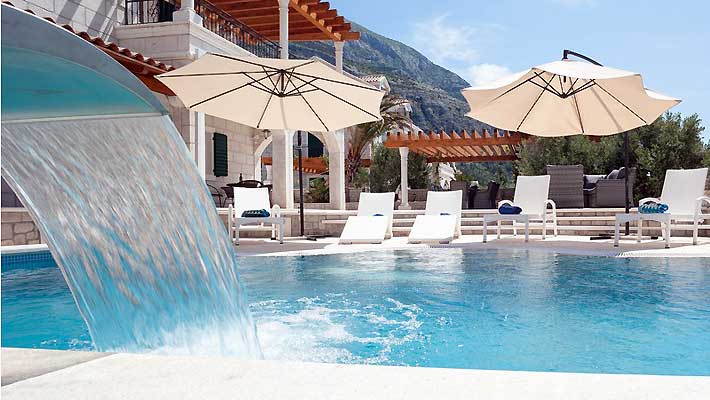 tradicijska luksuzna dalmatinska kamena vila s bazenom