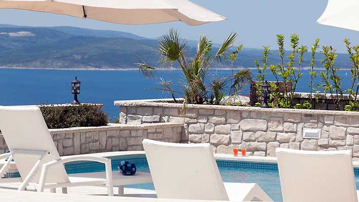 tradicijska luksuzna dalmatinska kamena vila s bazenom